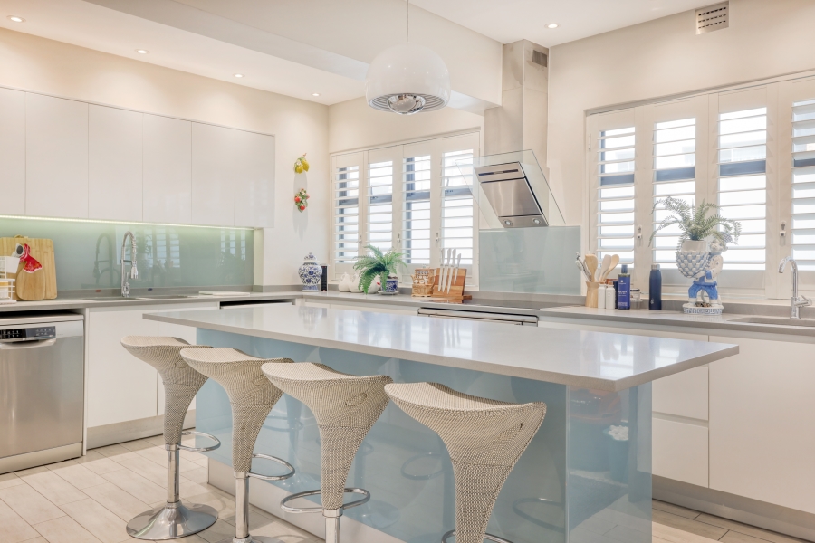 3 Bedroom Property for Sale in Sea Point Western Cape